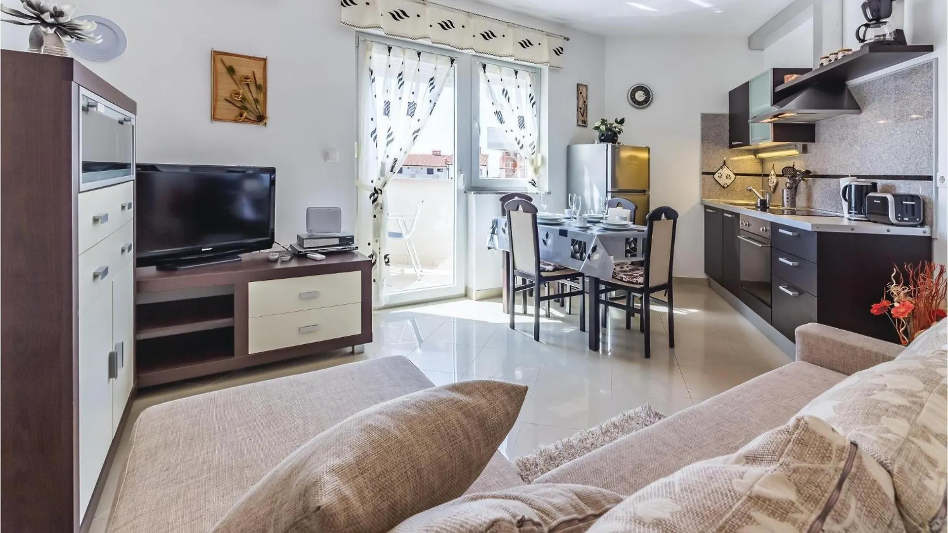 Gorgeous Apartment In Vodnjan With Kitchen